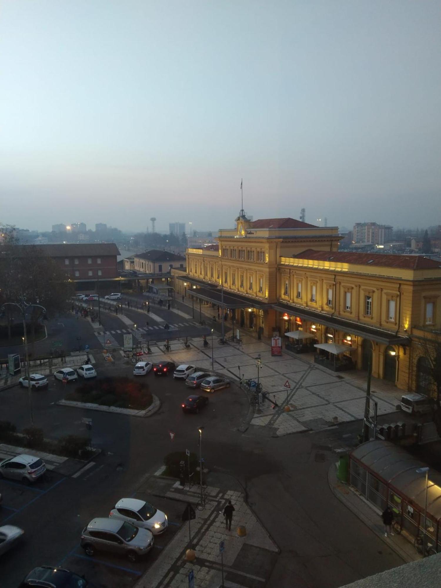 Grand Central By Alloro Su Treno - Affitti Brevi Italia Modena Kültér fotó
